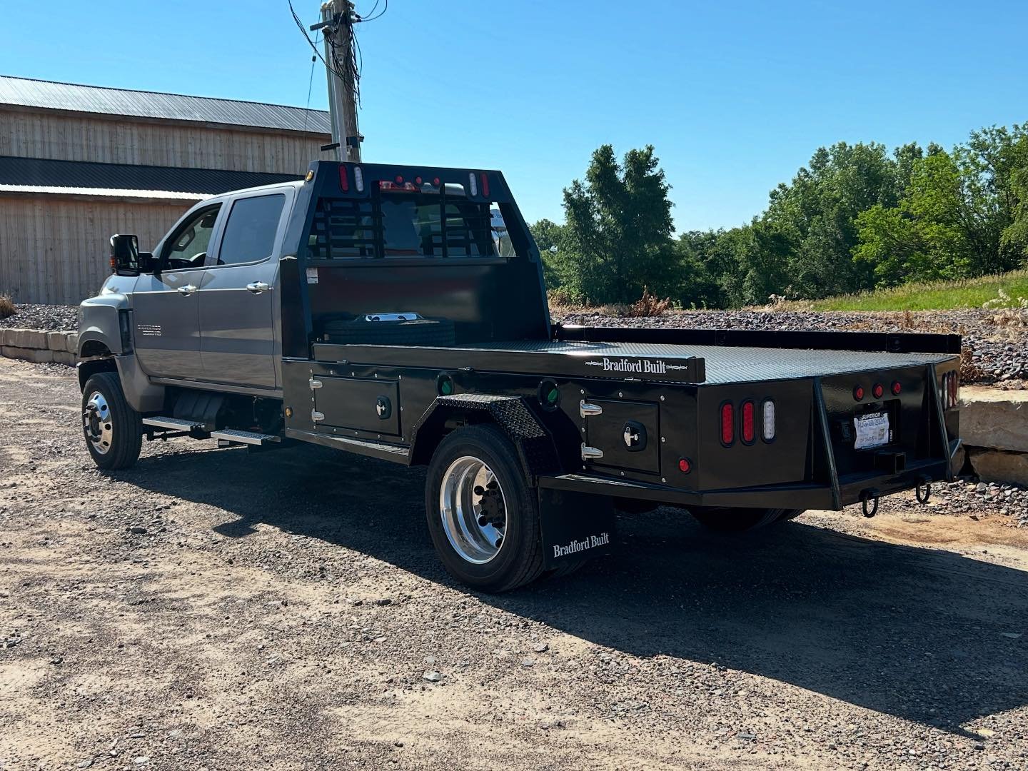 A Buyer’s Checklist for Pickup Flatbeds